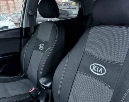 Бежевий Кіа Ріо, об'ємом двигуна 1.6 л та пробігом 162 тис. км за 5999 $, фото 16 на Automoto.ua