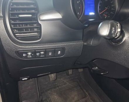 Бежевый Киа Рио, объемом двигателя 1.37 л и пробегом 95 тыс. км за 11077 $, фото 9 на Automoto.ua