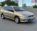 Бежевый Киа Рио, объемом двигателя 1.4 л и пробегом 229 тыс. км за 2450 $, фото 2 на Automoto.ua