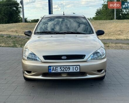 Бежевый Киа Рио, объемом двигателя 1.4 л и пробегом 229 тыс. км за 2450 $, фото 1 на Automoto.ua