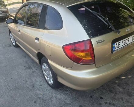 Бежевий Кіа Ріо, об'ємом двигуна 1.4 л та пробігом 250 тис. км за 1644 $, фото 4 на Automoto.ua