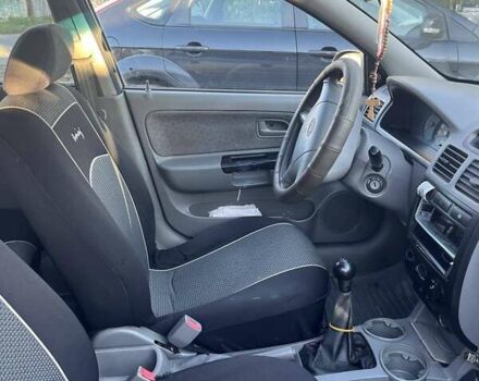 Бежевый Киа Рио, объемом двигателя 1.3 л и пробегом 269 тыс. км за 2800 $, фото 4 на Automoto.ua