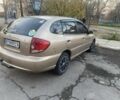 Бежевый Киа Рио, объемом двигателя 1.4 л и пробегом 290 тыс. км за 1700 $, фото 2 на Automoto.ua