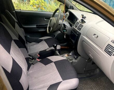 Бежевий Кіа Ріо, об'ємом двигуна 1.4 л та пробігом 201 тис. км за 4500 $, фото 7 на Automoto.ua