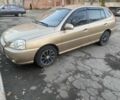 Бежевый Киа Рио, объемом двигателя 1.4 л и пробегом 290 тыс. км за 1700 $, фото 1 на Automoto.ua