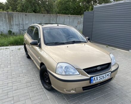Бежевый Киа Рио, объемом двигателя 1.3 л и пробегом 298 тыс. км за 1400 $, фото 1 на Automoto.ua