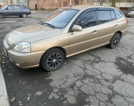 Бежевый Киа Рио, объемом двигателя 1.3 л и пробегом 290 тыс. км за 1700 $, фото 1 на Automoto.ua