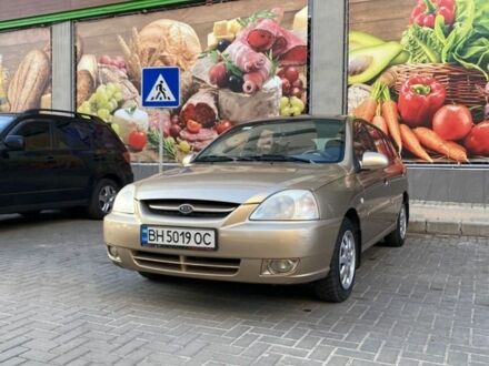Бежевый Киа Рио, объемом двигателя 1.34 л и пробегом 134 тыс. км за 3000 $, фото 1 на Automoto.ua