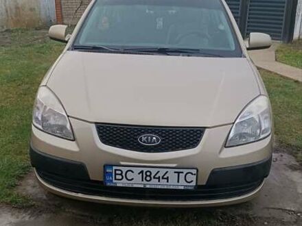 Бежевый Киа Рио, объемом двигателя 1.49 л и пробегом 245 тыс. км за 4600 $, фото 1 на Automoto.ua