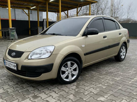 Бежевый Киа Рио, объемом двигателя 1.4 л и пробегом 290 тыс. км за 4100 $, фото 1 на Automoto.ua