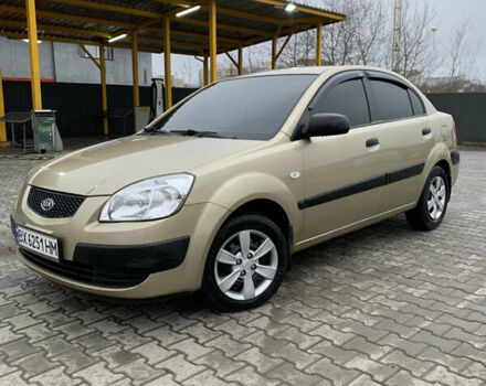 Бежевий Кіа Ріо, об'ємом двигуна 1.4 л та пробігом 290 тис. км за 4100 $, фото 1 на Automoto.ua