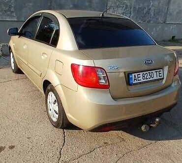 Бежевый Киа Рио, объемом двигателя 1.5 л и пробегом 160 тыс. км за 6000 $, фото 1 на Automoto.ua