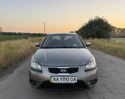 Бежевый Киа Рио, объемом двигателя 1.4 л и пробегом 211 тыс. км за 4550 $, фото 1 на Automoto.ua