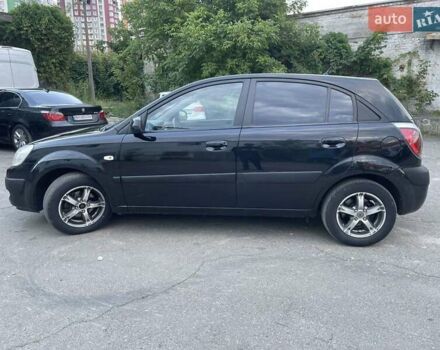 Черный Киа Рио, объемом двигателя 1.4 л и пробегом 265 тыс. км за 4300 $, фото 5 на Automoto.ua