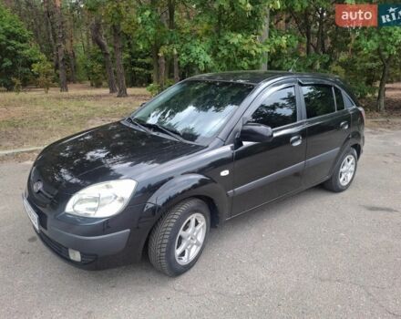 Чорний Кіа Ріо, об'ємом двигуна 1.6 л та пробігом 228 тис. км за 5500 $, фото 1 на Automoto.ua