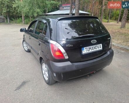 Чорний Кіа Ріо, об'ємом двигуна 1.6 л та пробігом 228 тис. км за 5500 $, фото 3 на Automoto.ua