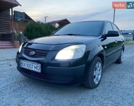 Чорний Кіа Ріо, об'ємом двигуна 1.6 л та пробігом 198 тис. км за 3699 $, фото 7 на Automoto.ua