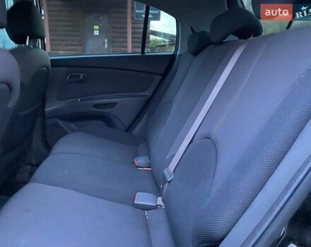 Чорний Кіа Ріо, об'ємом двигуна 1.6 л та пробігом 198 тис. км за 3699 $, фото 23 на Automoto.ua