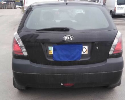 Черный Киа Рио, объемом двигателя 1.4 л и пробегом 132 тыс. км за 4000 $, фото 4 на Automoto.ua