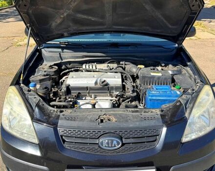 Чорний Кіа Ріо, об'ємом двигуна 1.4 л та пробігом 19000 тис. км за 4200 $, фото 3 на Automoto.ua
