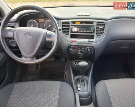 Чорний Кіа Ріо, об'ємом двигуна 1.4 л та пробігом 132 тис. км за 4000 $, фото 3 на Automoto.ua