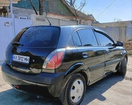 Чорний Кіа Ріо, об'ємом двигуна 1.4 л та пробігом 297 тис. км за 4000 $, фото 4 на Automoto.ua