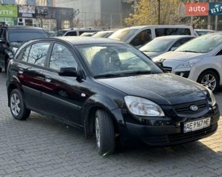 Чорний Кіа Ріо, об'ємом двигуна 1.6 л та пробігом 256 тис. км за 3300 $, фото 3 на Automoto.ua
