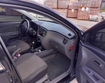 Черный Киа Рио, объемом двигателя 1.4 л и пробегом 185 тыс. км за 4300 $, фото 5 на Automoto.ua
