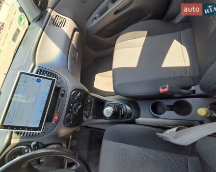 Черный Киа Рио, объемом двигателя 1.6 л и пробегом 164 тыс. км за 5400 $, фото 6 на Automoto.ua