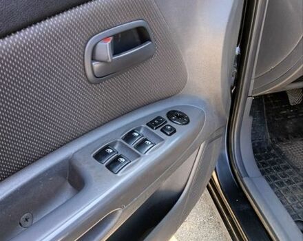 Черный Киа Рио, объемом двигателя 1.4 л и пробегом 297 тыс. км за 4300 $, фото 7 на Automoto.ua