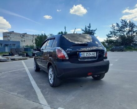 Черный Киа Рио, объемом двигателя 1.4 л и пробегом 185 тыс. км за 4300 $, фото 4 на Automoto.ua