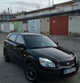 Черный Киа Рио, объемом двигателя 1.4 л и пробегом 201 тыс. км за 4200 $, фото 1 на Automoto.ua