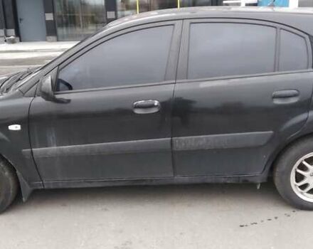 Чорний Кіа Ріо, об'ємом двигуна 1.4 л та пробігом 132 тис. км за 4000 $, фото 1 на Automoto.ua