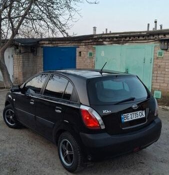 Черный Киа Рио, объемом двигателя 1.4 л и пробегом 201 тыс. км за 4200 $, фото 4 на Automoto.ua