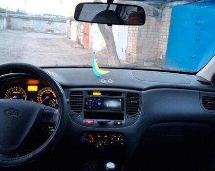 Черный Киа Рио, объемом двигателя 1.4 л и пробегом 201 тыс. км за 4200 $, фото 6 на Automoto.ua