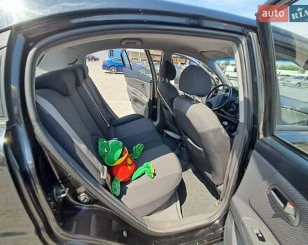 Черный Киа Рио, объемом двигателя 1.6 л и пробегом 164 тыс. км за 5400 $, фото 5 на Automoto.ua