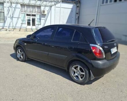 Черный Киа Рио, объемом двигателя 1.34 л и пробегом 201 тыс. км за 5400 $, фото 5 на Automoto.ua