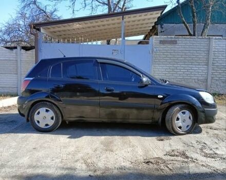 Черный Киа Рио, объемом двигателя 1.4 л и пробегом 297 тыс. км за 4300 $, фото 3 на Automoto.ua