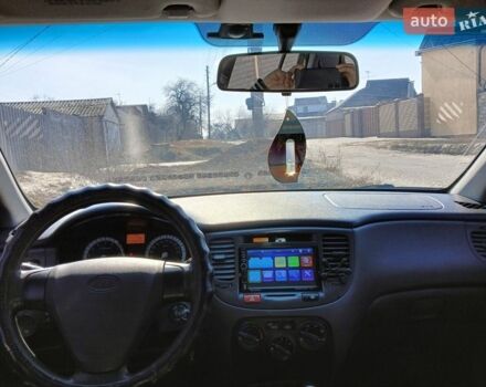 Черный Киа Рио, объемом двигателя 1.4 л и пробегом 297 тыс. км за 4300 $, фото 9 на Automoto.ua