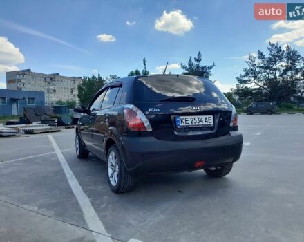 Черный Киа Рио, объемом двигателя 1.4 л и пробегом 185 тыс. км за 4100 $, фото 4 на Automoto.ua
