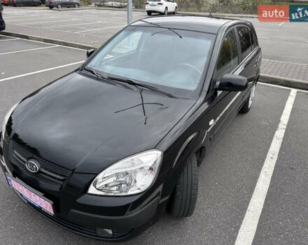 Черный Киа Рио, объемом двигателя 1.4 л и пробегом 158 тыс. км за 5000 $, фото 7 на Automoto.ua