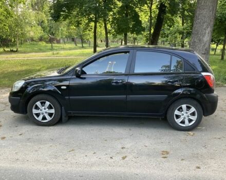Чорний Кіа Ріо, об'ємом двигуна 1.4 л та пробігом 227 тис. км за 5200 $, фото 4 на Automoto.ua
