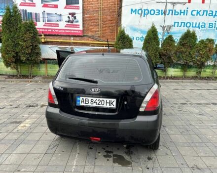 Чорний Кіа Ріо, об'ємом двигуна 1.4 л та пробігом 207 тис. км за 3952 $, фото 4 на Automoto.ua