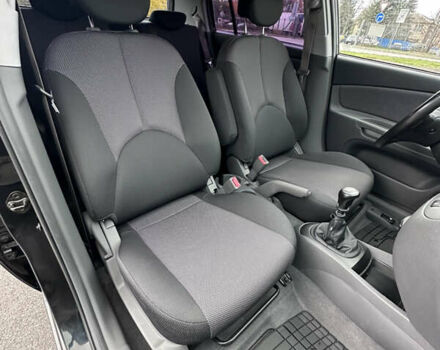 Черный Киа Рио, объемом двигателя 1.4 л и пробегом 158 тыс. км за 5000 $, фото 33 на Automoto.ua