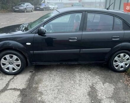 Черный Киа Рио, объемом двигателя 1.6 л и пробегом 230 тыс. км за 4900 $, фото 12 на Automoto.ua