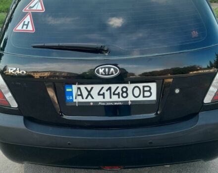 Черный Киа Рио, объемом двигателя 1.4 л и пробегом 200 тыс. км за 4539 $, фото 2 на Automoto.ua