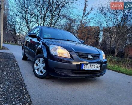 Чорний Кіа Ріо, об'ємом двигуна 1.4 л та пробігом 184 тис. км за 4800 $, фото 1 на Automoto.ua
