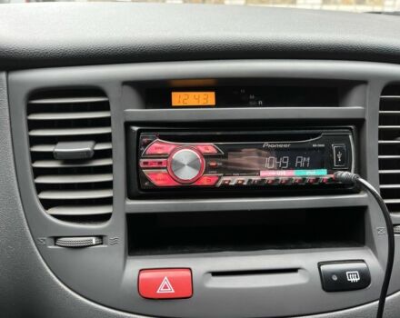 Чорний Кіа Ріо, об'ємом двигуна 1.4 л та пробігом 55 тис. км за 6800 $, фото 12 на Automoto.ua