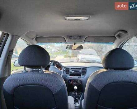 Чорний Кіа Ріо, об'ємом двигуна 1.4 л та пробігом 184 тис. км за 4800 $, фото 43 на Automoto.ua