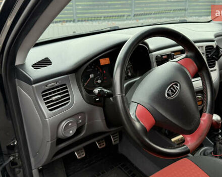 Черный Киа Рио, объемом двигателя 1.4 л и пробегом 151 тыс. км за 4000 $, фото 12 на Automoto.ua